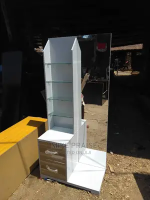 A Quality and Affordable Dressing Mirror