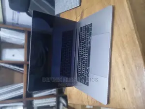 Laptop Apple MacBook Pro 2019 32GB Intel Core I7 SSD 1T