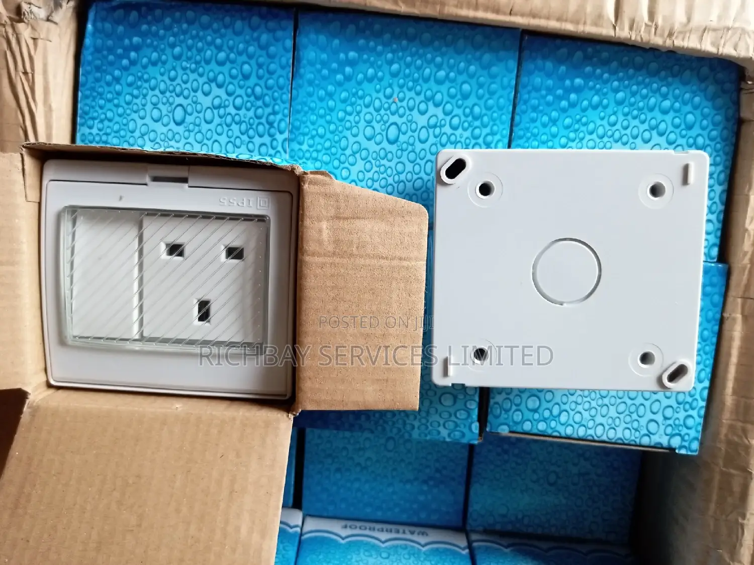13amp IP55 Weatherproof Switch Socket