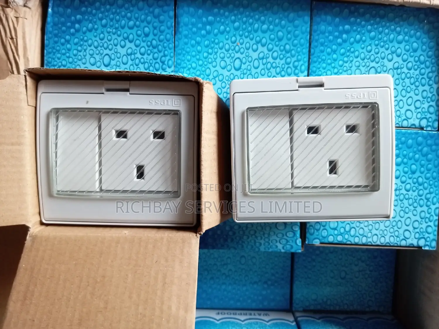 13amp IP55 Weatherproof Switch Socket