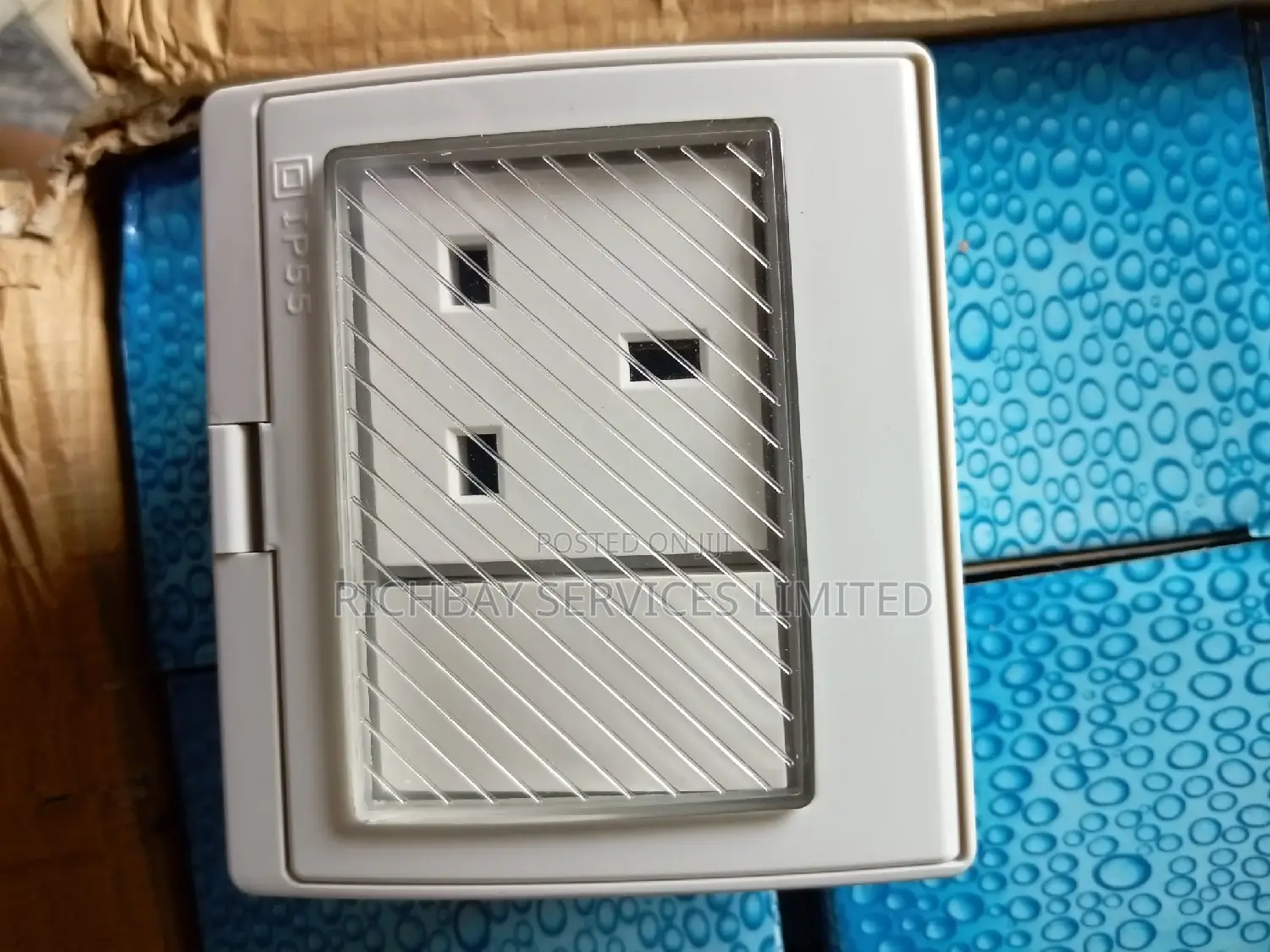 13amp IP55 Weatherproof Switch Socket