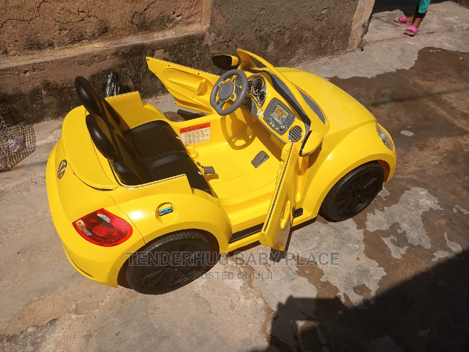 Super Durable Licensed Kids 2 Seater Volkswagen Beetle Car