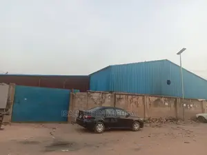 Spacious Warehouse for Rent Along Dutse Market Major Road.