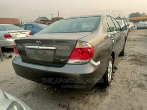 Toyota Camry 2005 Gray