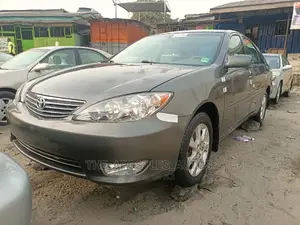 Toyota Camry 2005 Gray
