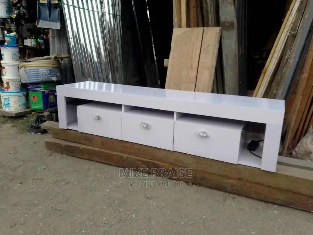 A Quality TV Stand
