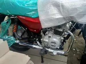 New Bajaj Boxer 2022 Red