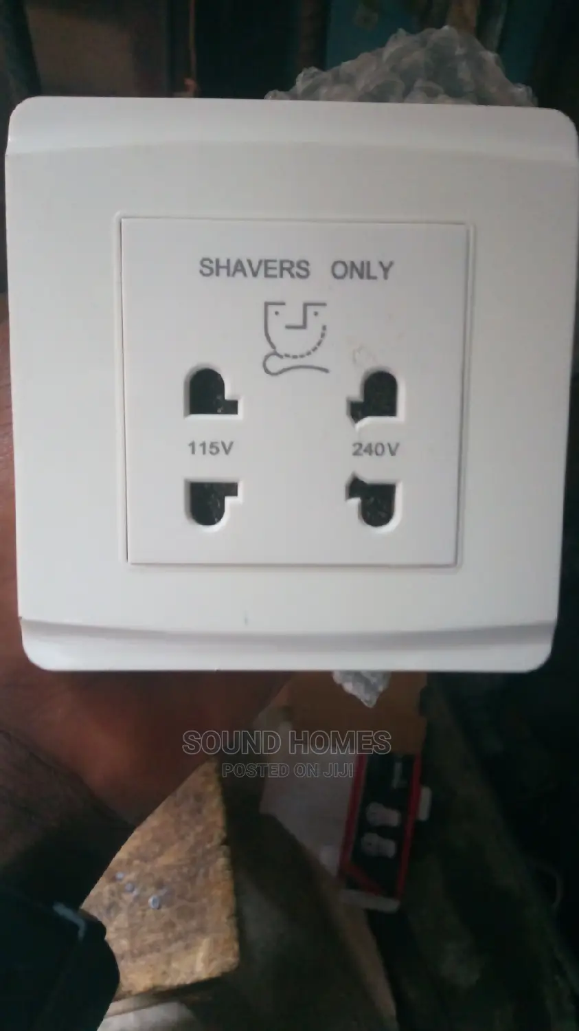 3x3 Shaver Socket