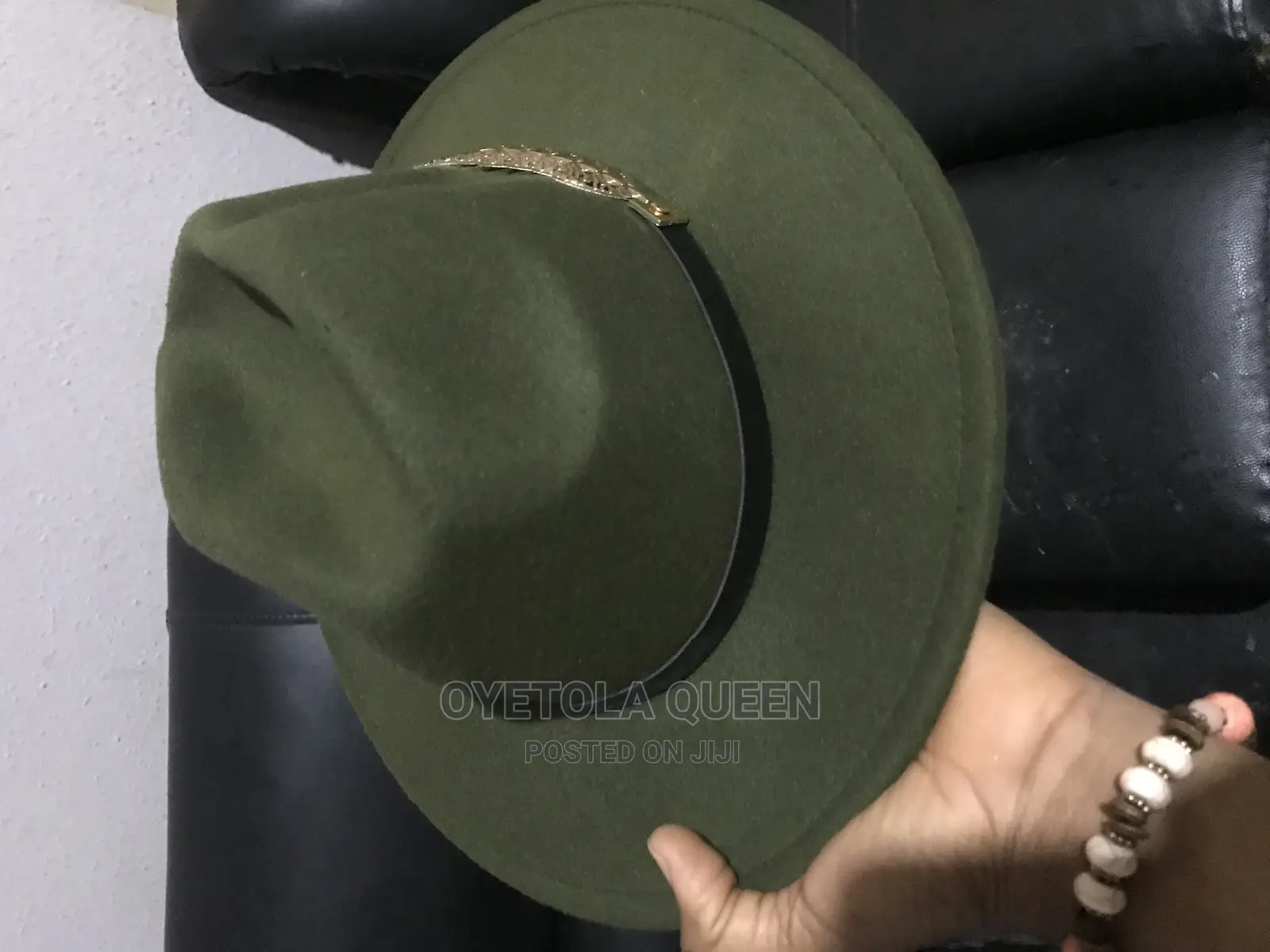 Quality, Raymond Reddington’S Cap
