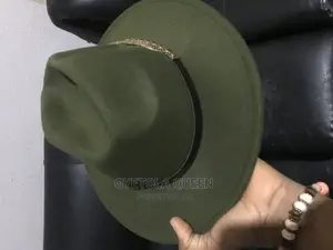 Quality, Raymond Reddington’S Cap
