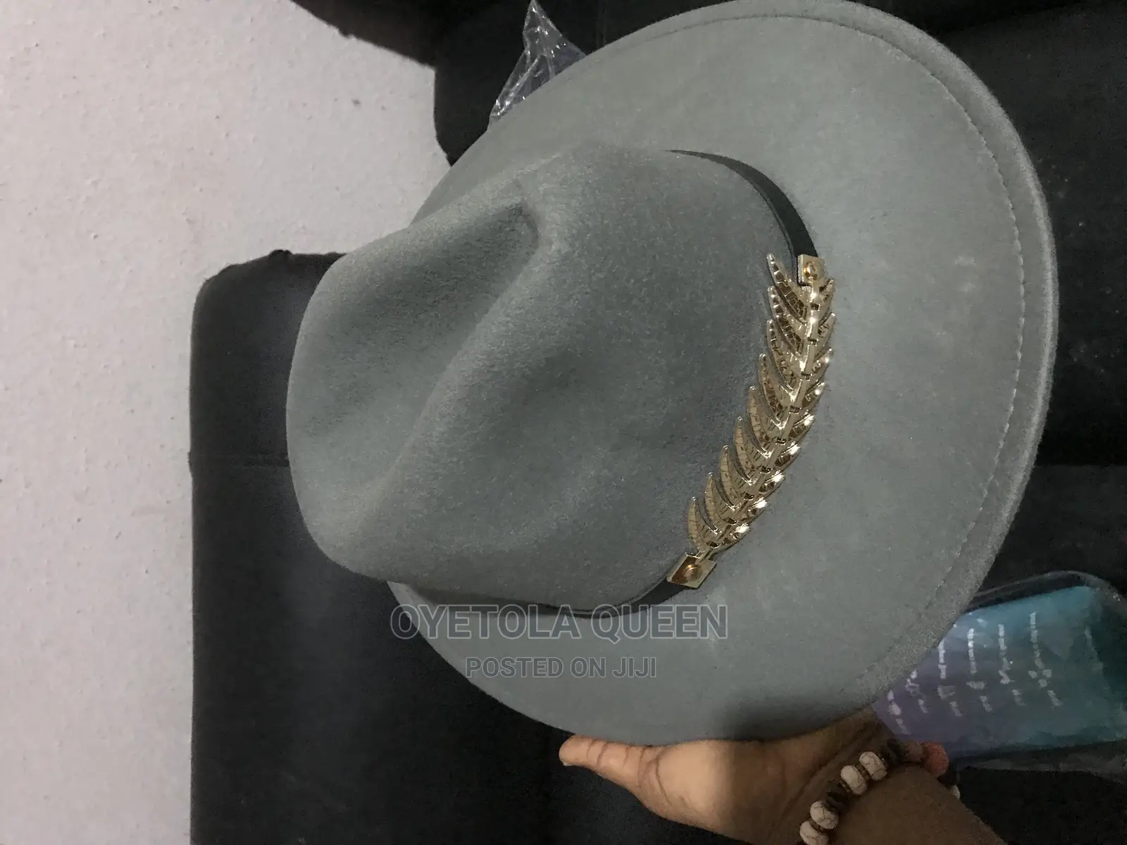 Quality, Raymond Reddington’S Cap
