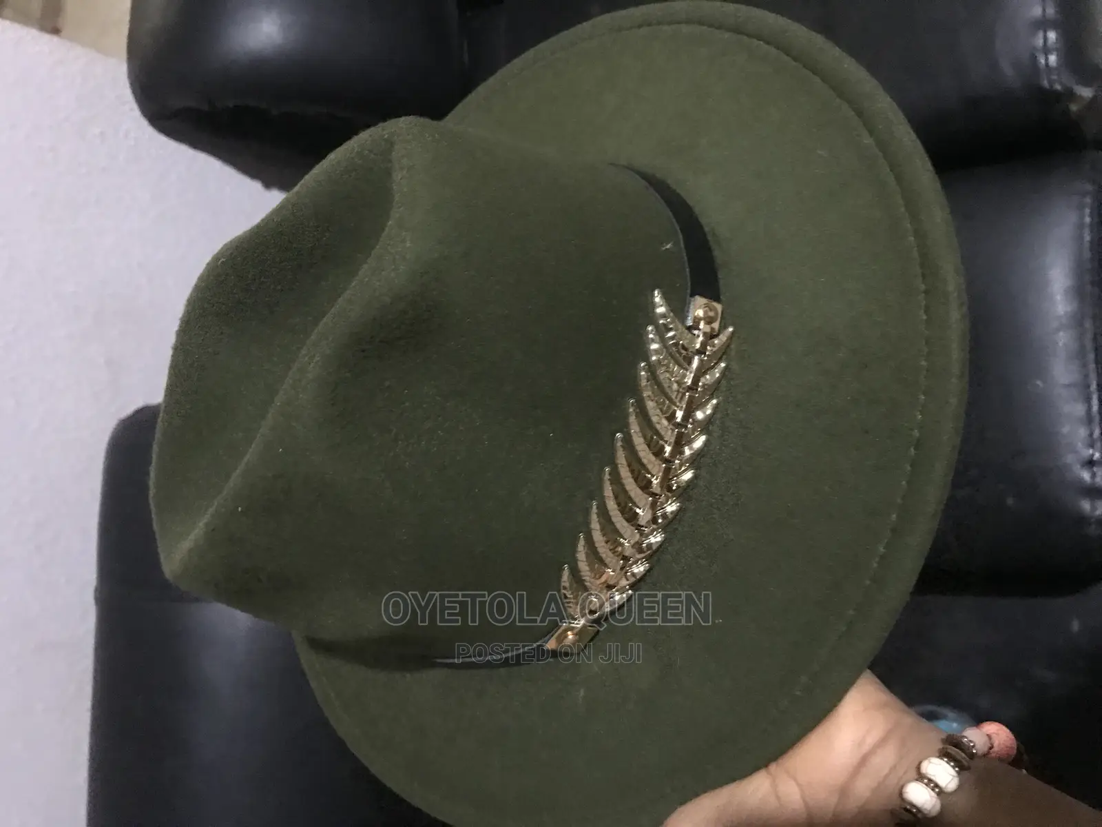 Quality, Raymond Reddington’S Cap