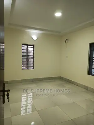 2bdrm Block of Flats in Kajola Phase 2, Lakowe for rent