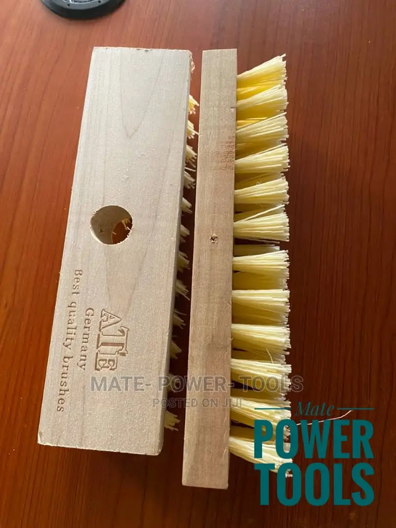 Wooden Scrubbing Brush With Handle