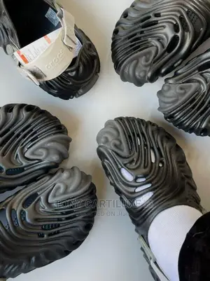 Crocks + 1 Nike Free Socks