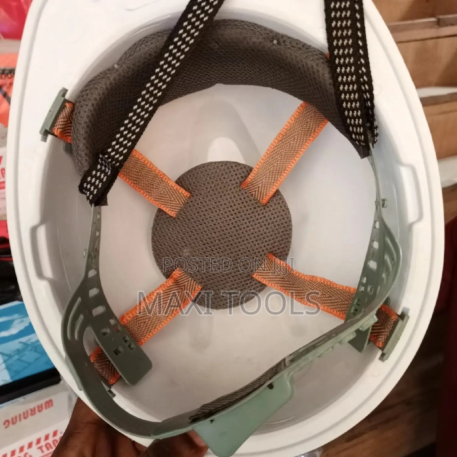 V Guide Helmet