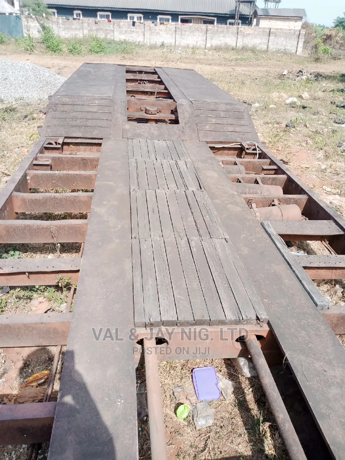 100 Tons Triple Axle 40 Ft Lowbed Back Only