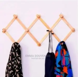 Wooden Hand Bag Rack