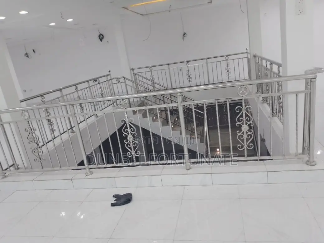Stainless Hand Rail With Big Legs