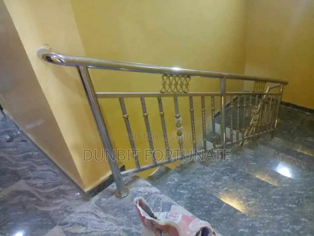 Stainless Hand Rail With Big Legs