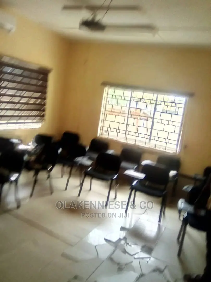 3bedroom Bungalow Office Space