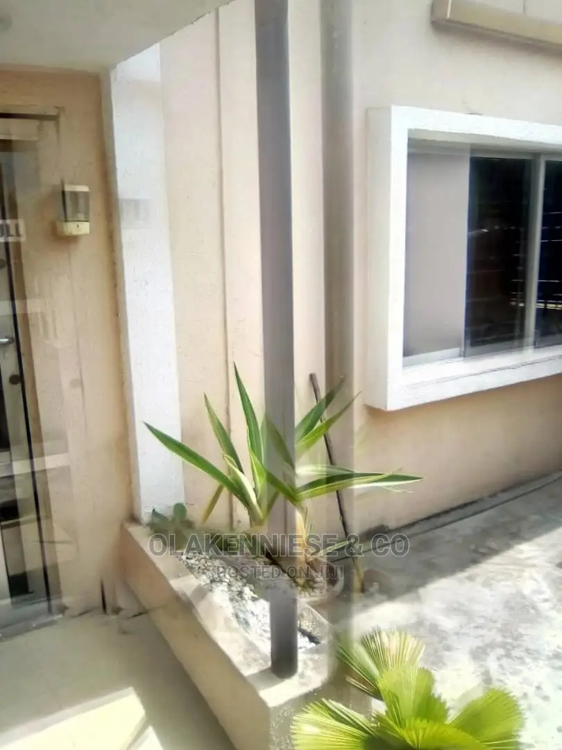 3bedroom Bungalow Office Space