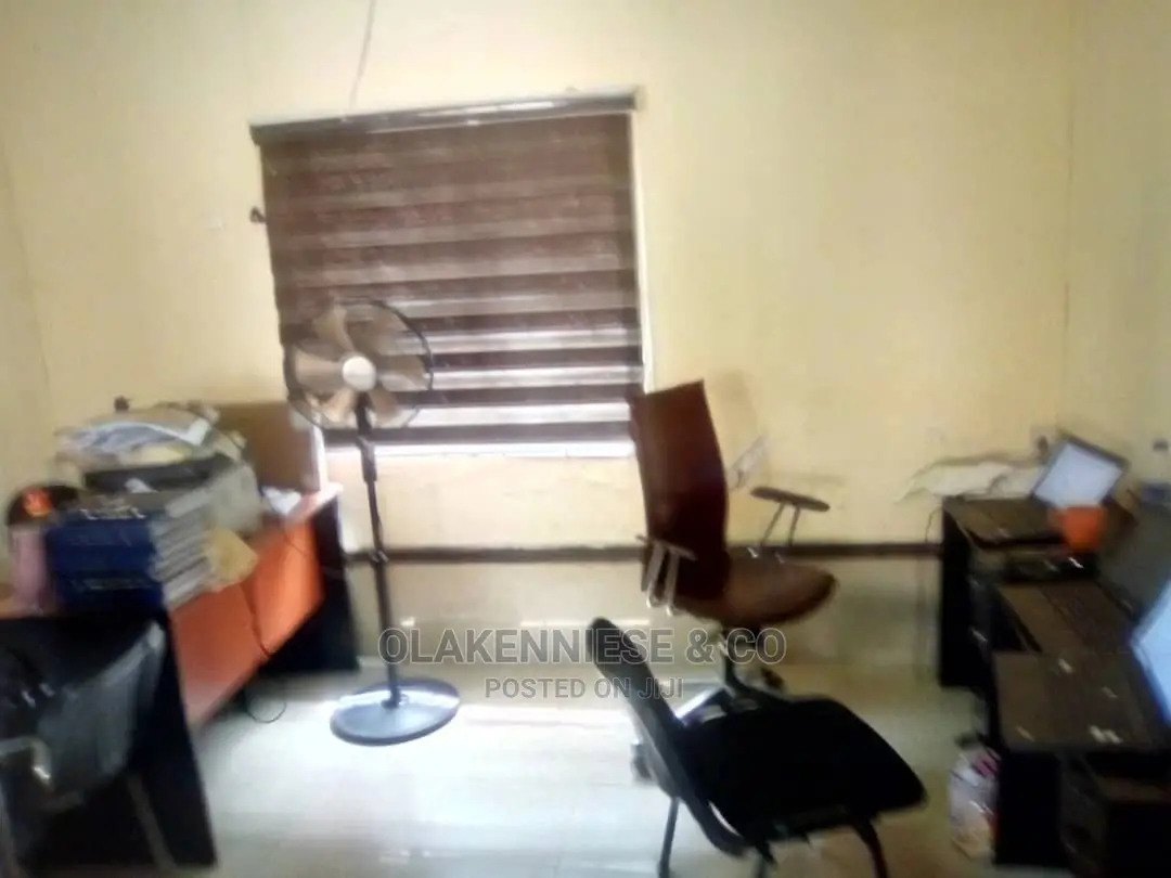 3bedroom Bungalow Office Space