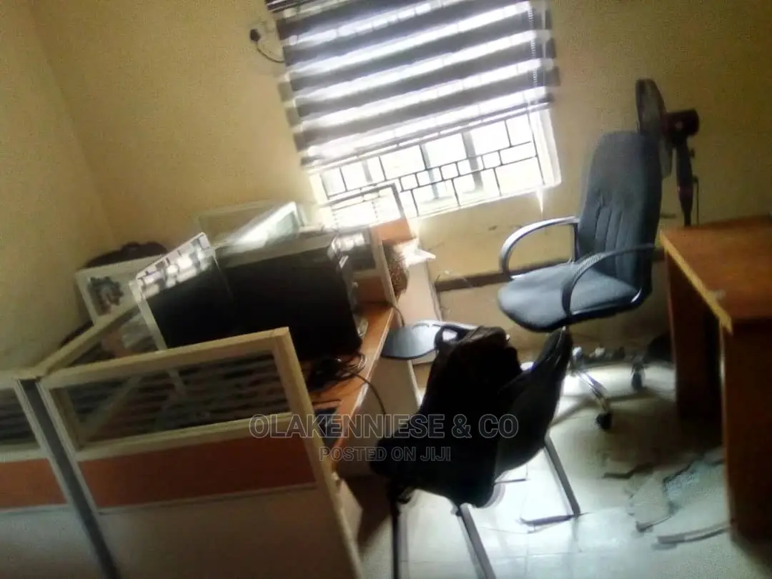 3bedroom Bungalow Office Space