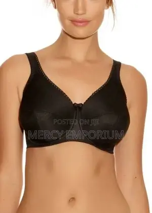 Size 40E Smooth Black Bra. Non Padded Black Bra. No Foam Bra