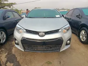 Toyota Corolla S 4dr Sedan (1.8L 4cyl CVT) 2016 Silver