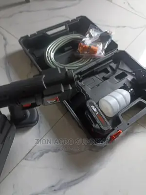 Rechargeable Wetting Gun.