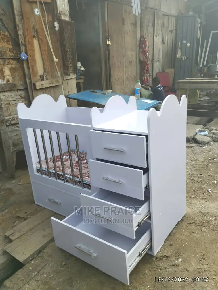 A Standard Baby Cot for Kids