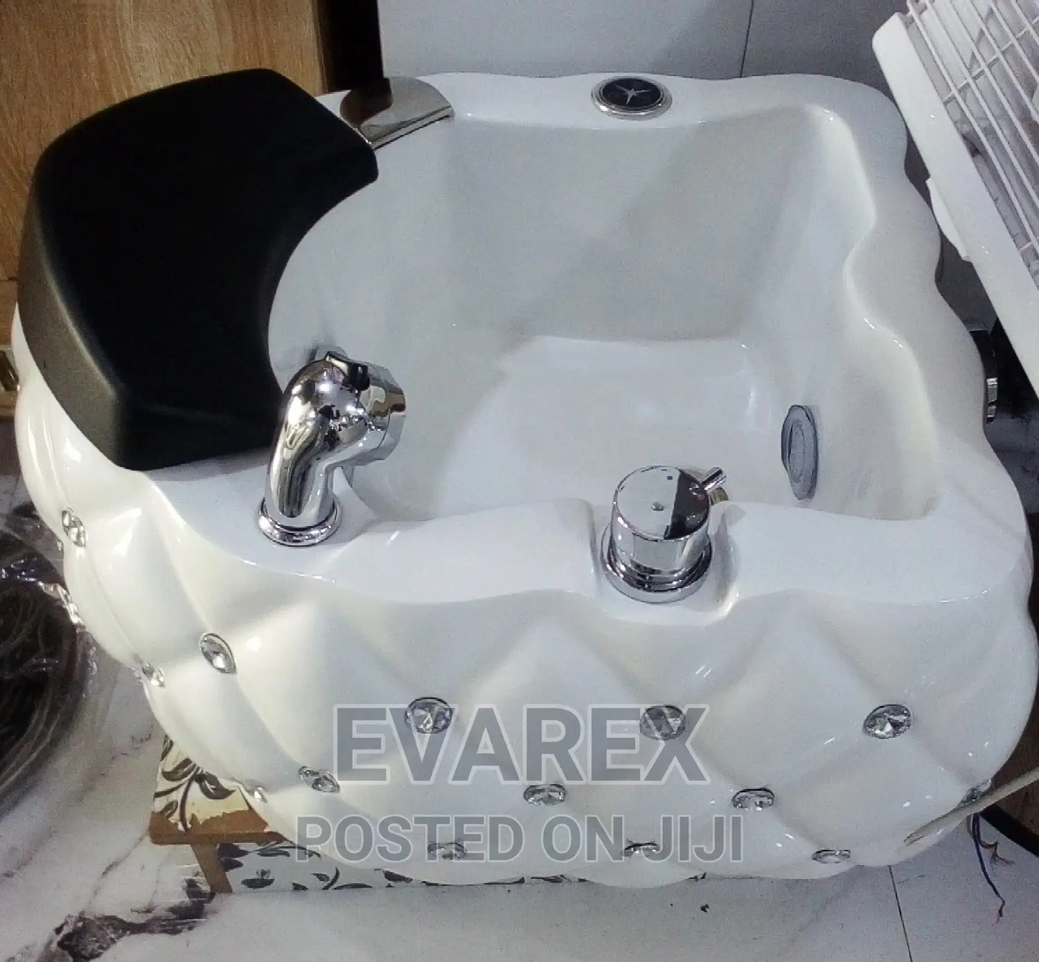 Quality White Pedicure Bowl Kit