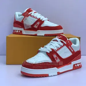 Louis Vuitton Trainer Sneaker*