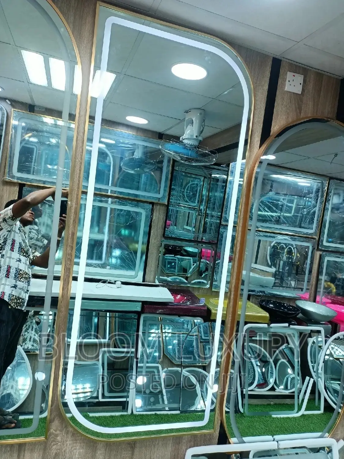Salon Bluetooth Speaker LED Mirrors