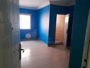 3bdrm Block of Flats in River Valley Estate for rent