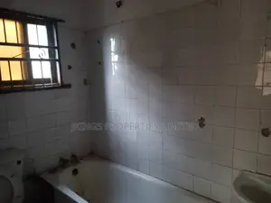 3bdrm Block of Flats in Off College Road, Ifako-Ogba for rent
