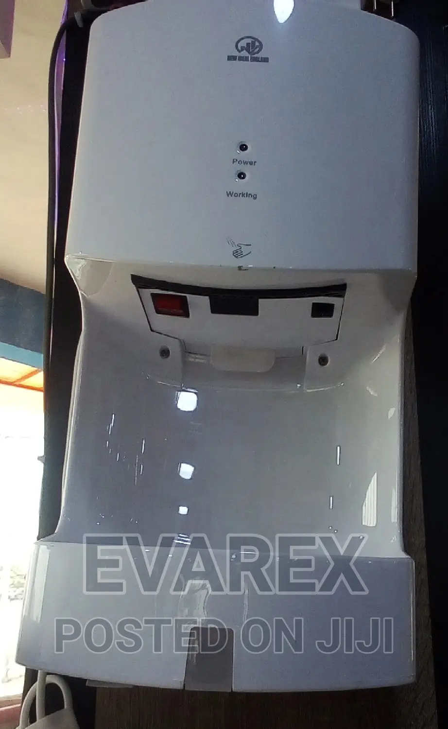 Jet White Automatic Hand Dryer