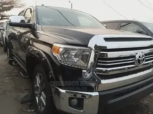 Toyota Tundra 2017 Black