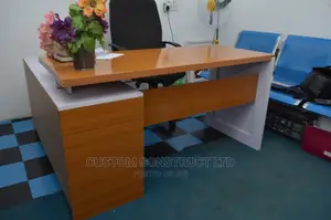 Modern Excutive Office Table.