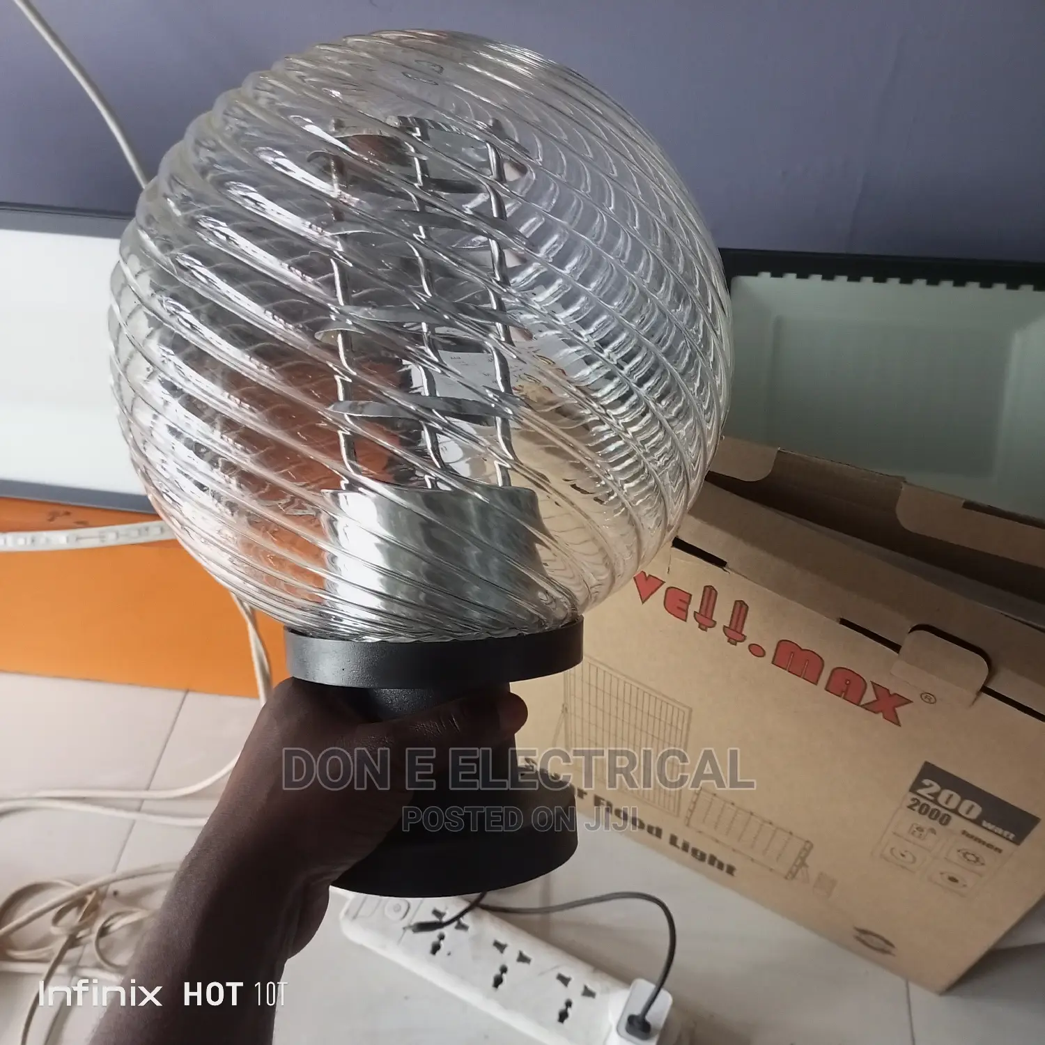 Bulb Fence Light