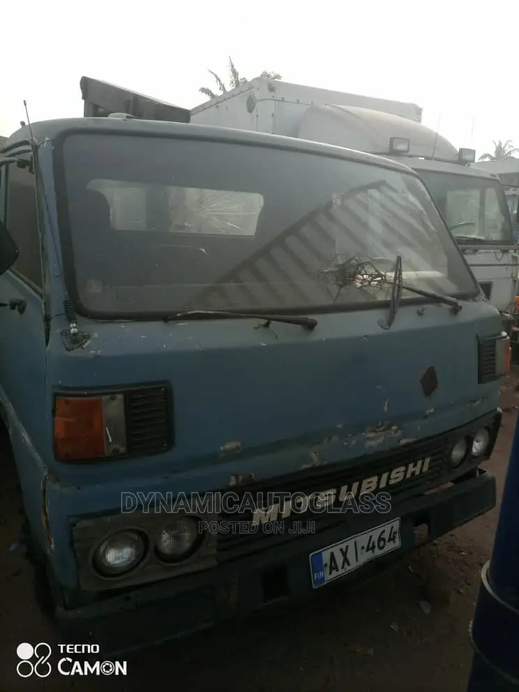 Mitsubishi Canter Windshield LFW
