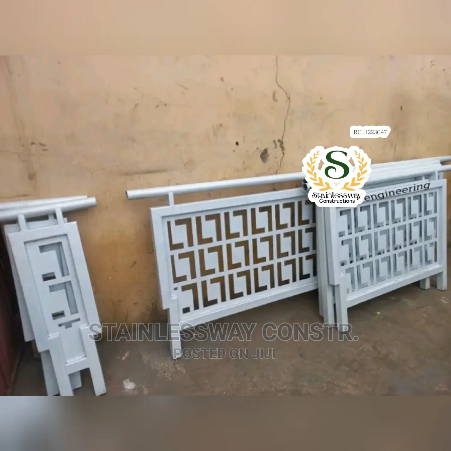 Lasercut Railings White Brick Design
