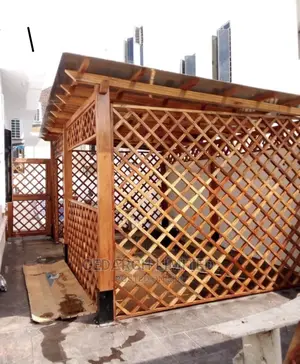 Contemporary Wooden Pergola Shades