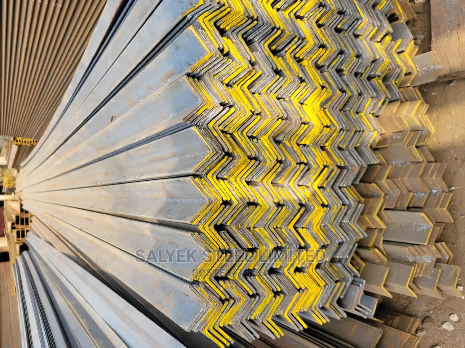 Equal Angle Iron of Different Sizes and Thickness