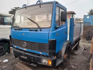 Mercedes Truck Pickup 814 Blue