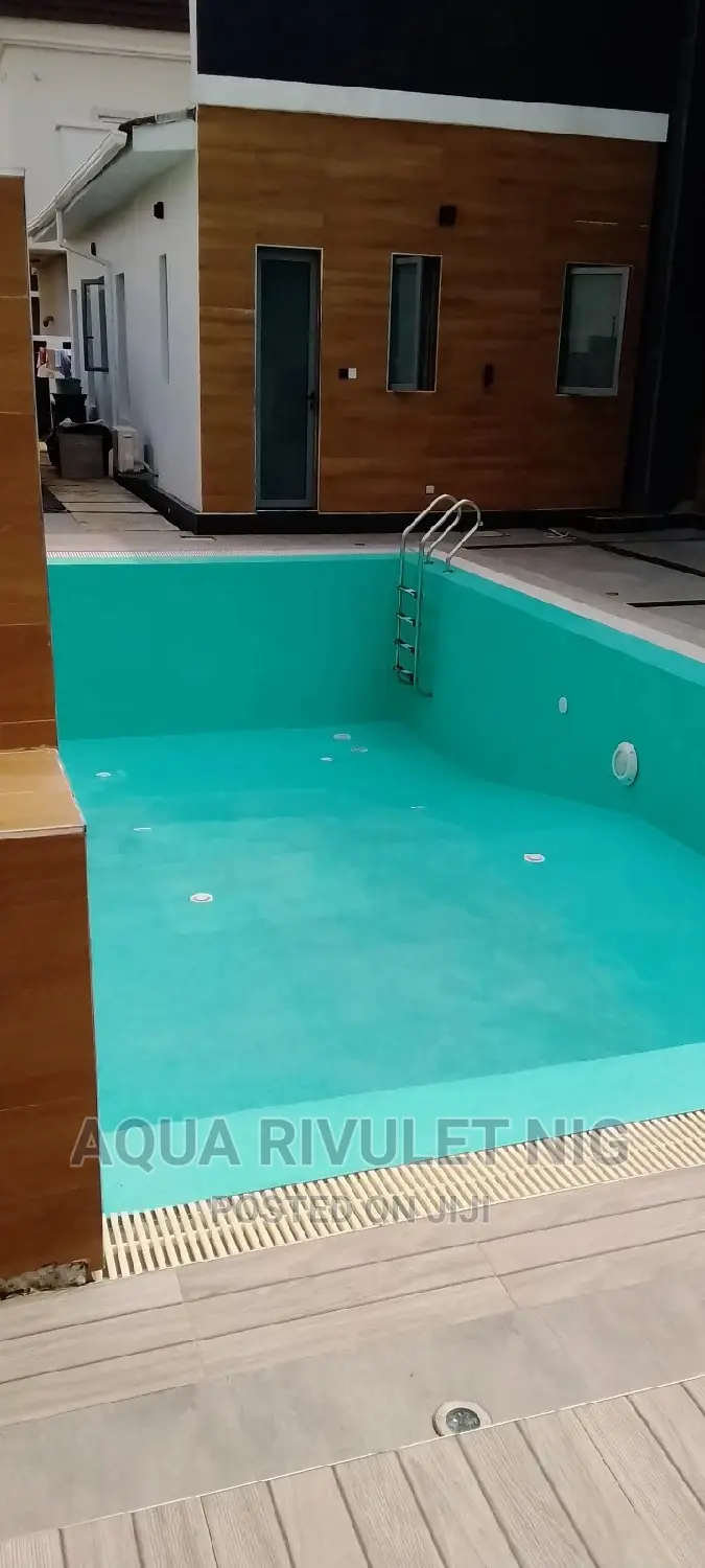 Overflow Swimming Pool