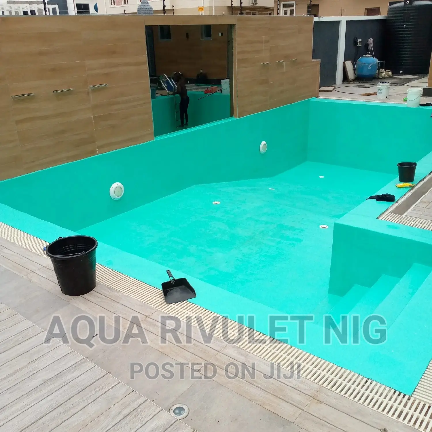 Overflow Swimming Pool