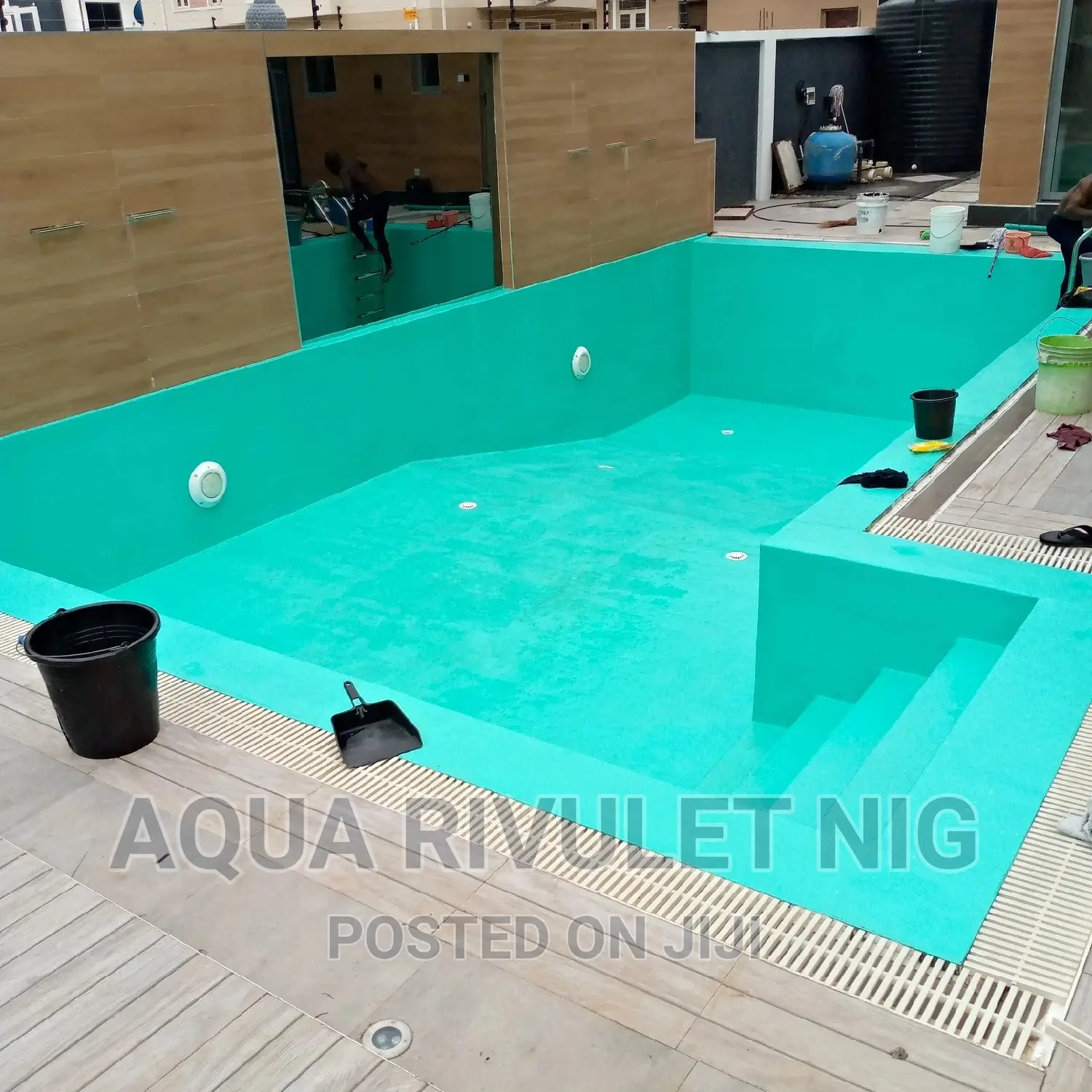 Overflow Swimming Pool