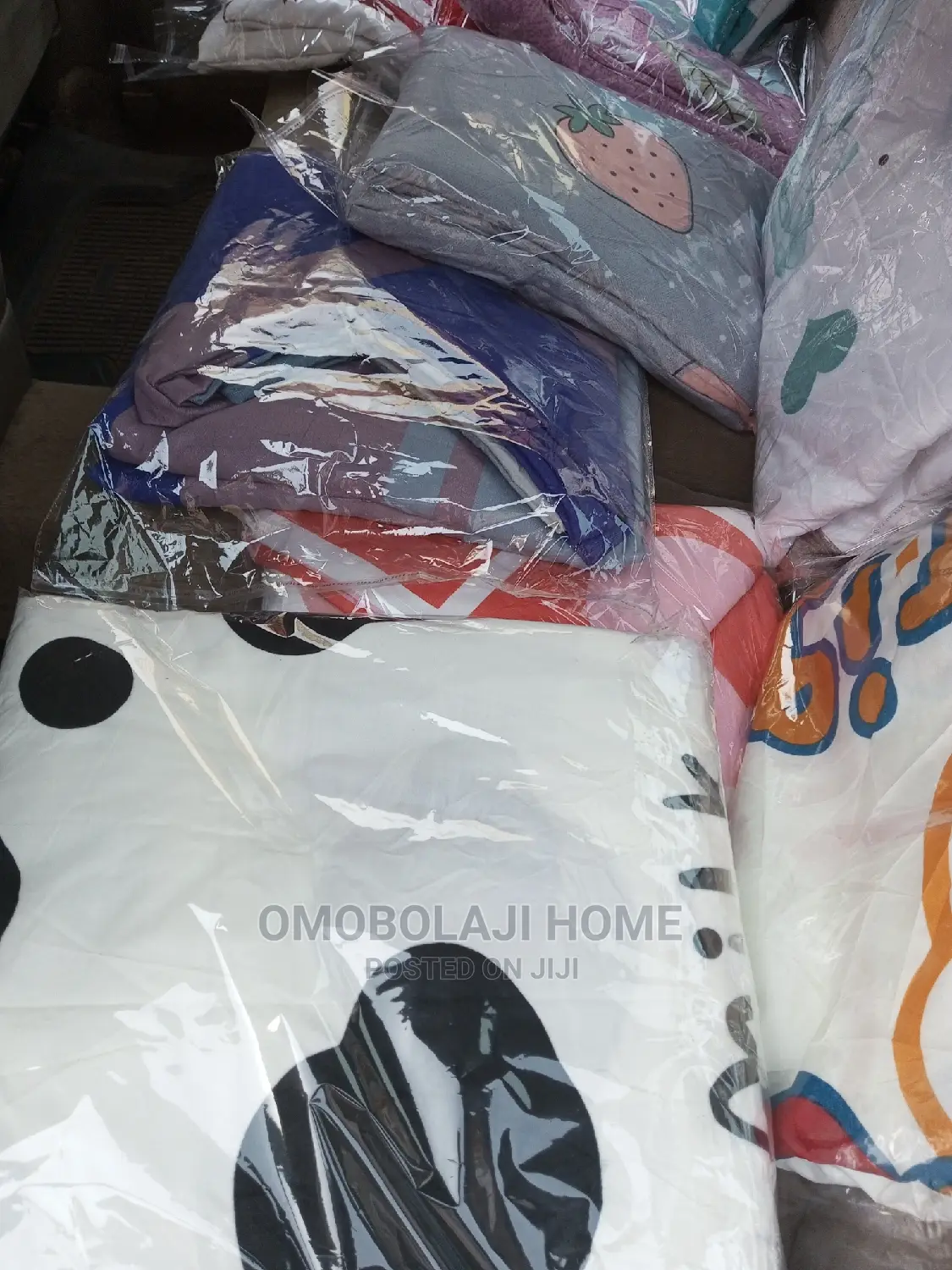 7 by 7 Bed Sheet With Two Pillow Cases
